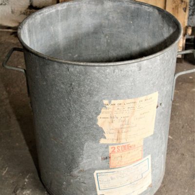 T024c- Oude Franse zinken wasemmer