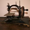 W077- antieke handnaaimachine Lewenstein
