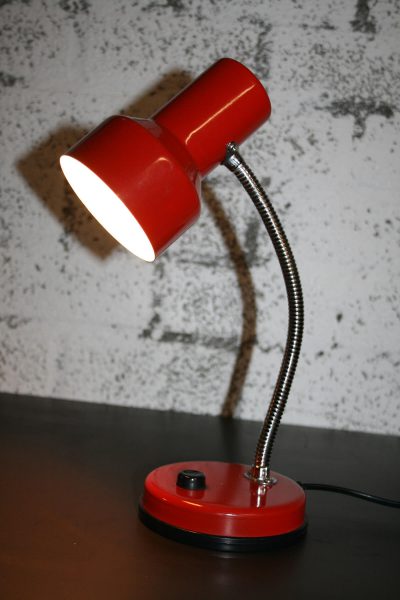 V009 - Vintage bureaulampje rood