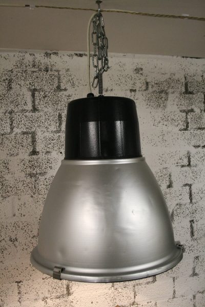 V028 - Robuuste industriële lamp