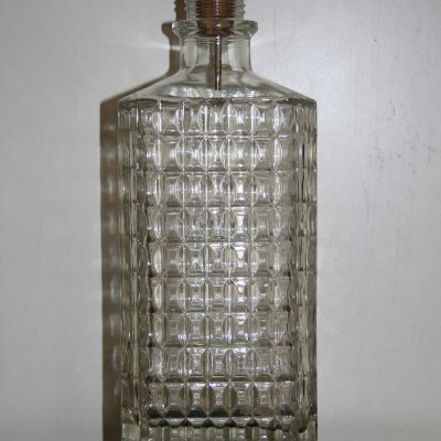 A092 - Vintage glazen karaf met schenktuit