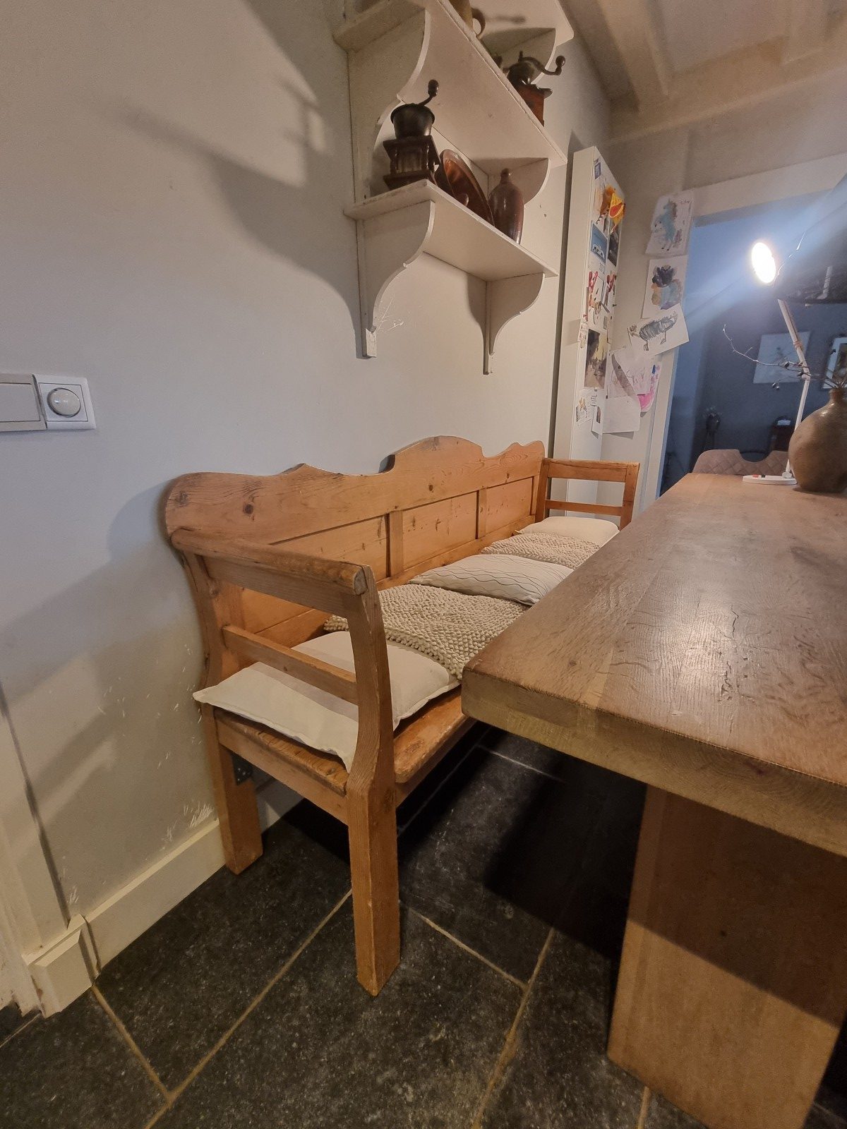 antieke landelijke grenen bank - Afbeelding 4