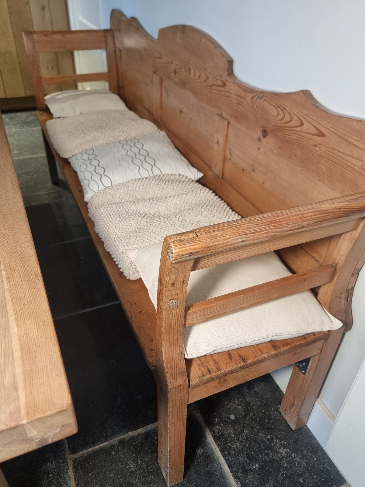 antieke landelijke grenen bank - Afbeelding 7
