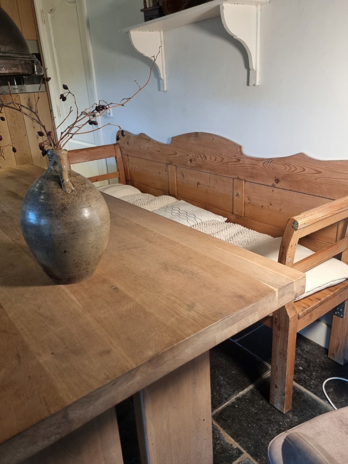 antieke landelijke grenen bank - Afbeelding 5