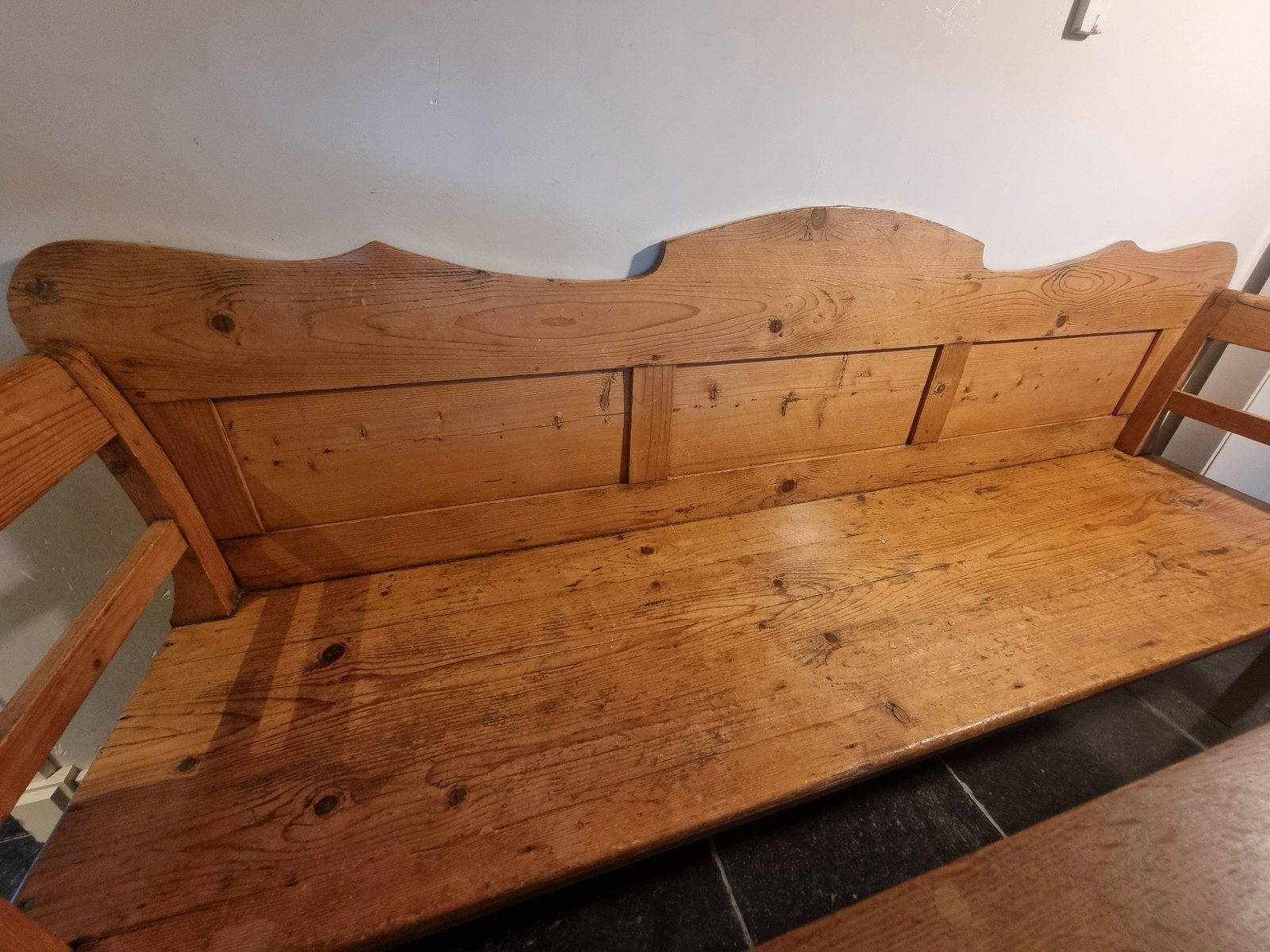 antieke landelijke grenen bank - Afbeelding 12