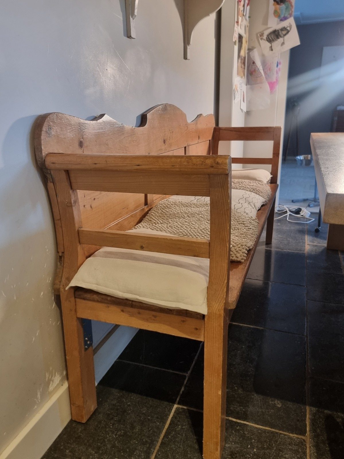 antieke landelijke grenen bank - Afbeelding 8