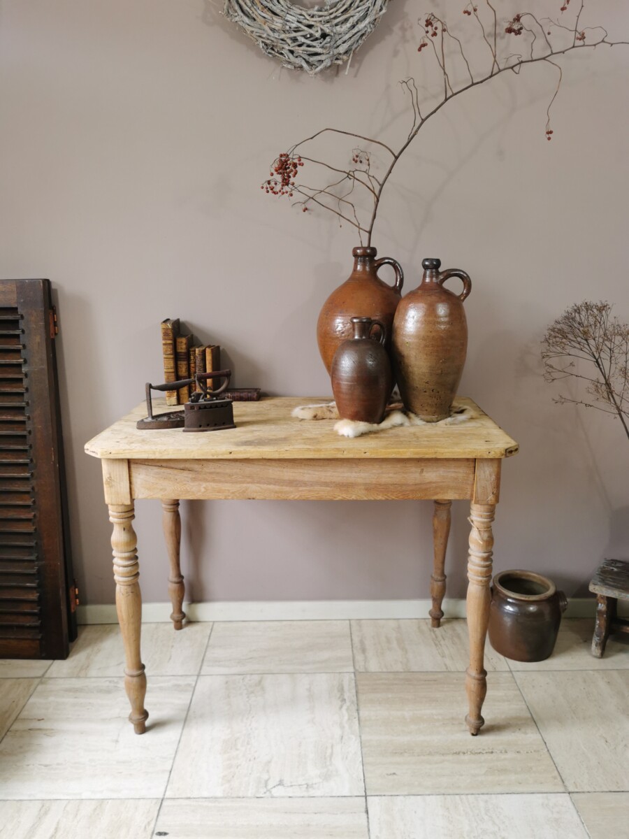 Verwarren toewijding draad decoratief oud Frans tafeltje - Santiline - Tof voor de brocante Franse  sfeer