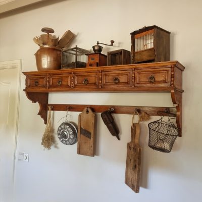 oud Frans regaal wandrek